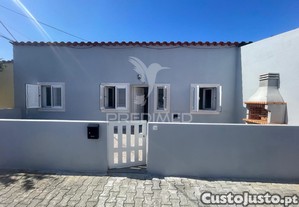 Moradia totalmente remodelada - setúbal