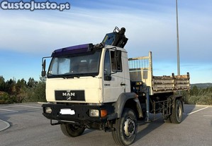 Man 4x4 com báscula e gruas