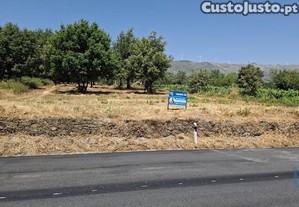 Terreno em Adoufe e Vilarinho de Samard de 2277,00 m