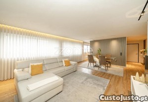 Apartamento T3 Renovado, Em Vila De Prado, Vila...