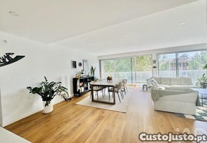 Apartamento T3 em Santo António da Charneca de 136,8 m²