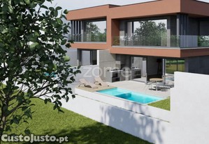 Moradia T3 Geminada Em Castelões