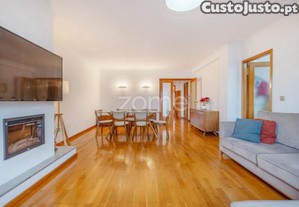 Apartamento T2 Com Varandas E Lug. Garagem - Av...