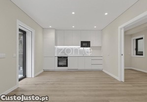 Apartamento T1+1 Novo Na Rua Monte Cativo Em...