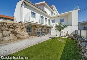 Moradia Individual T3 Em Braga, Crespos.