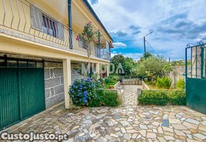 Moradia t4 isolada a dois passos do centro de chaves