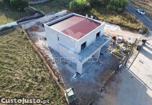 A tua nova casa está em alcanede   conforto, estilo e preço justo!