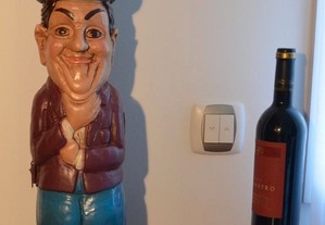Porta-garrafas de vinho, em madeira Estatueta do