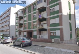 Apartamento T4 com Garagem Box à em Guimarães   Rua São Gonçalo, Creixomil