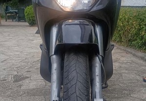 Excelente maxi scooter