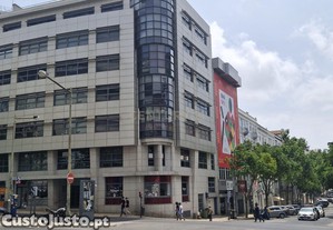 Escritório de Prestígio com Estacionamento na Av. Duque de Loulé   Lisboa