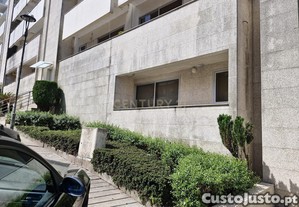 Apartamento T2 em Guimarães com garagem e elevador | ZTRE-03342