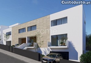 Moradia T3+1 Nova, Com Jardim E Piscina -...