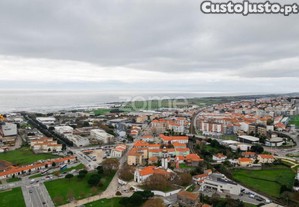 Prédio De Uso Misto No Centro Histórico De...