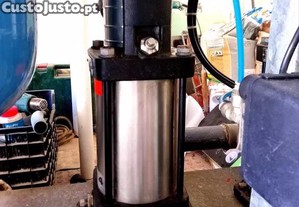 Como Nova! GRUNDFOS Central de Bombagem 2 X Bombas - IRREPREENSÍVEL!