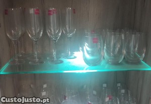 Conjunto de copos com jarra e decantador Atlantis Crystal