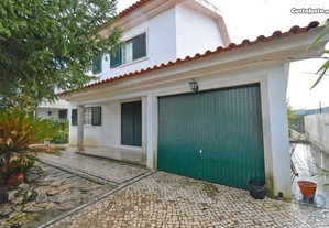 Casa tradicional T4 em Coimbra de 255,00 m²