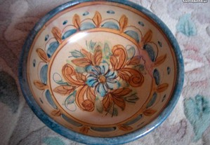 Taça em cerâmica pintada à mão, marcada 16x15cm