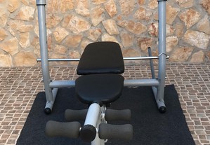 Máquina de exercícios de musculação