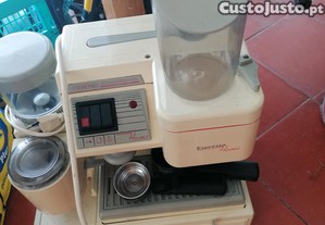Maquina cafe briel com moidor cafe