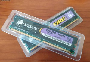 Memórias Corsair XMS2 DDR2 6400 C5 2x2048Mb Dual
