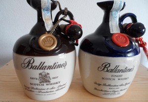 Whisky Escocês Ballantine's Finest Scotch Whisky (Bilhas de Porcelana) Anos 90 (2) Cheias Sem Abrir