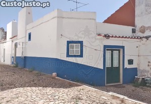 2 Moradias em Ponto Histrico