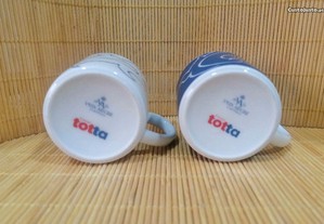 2 lindíssimas chávenas café em loiça com a gravação do logo do Banco TOTTA na base