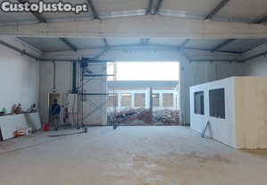 Armazm 1350m2 em Ovar  EN109
