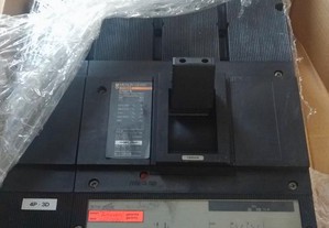 Disjuntor MerlinGerin Compact C1001 N 4P 1000A em estado novo