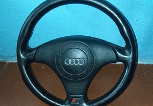 Audi S3 volante com airbag