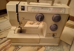 Maquina de costura