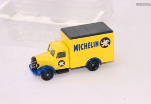 Miniatura Corgi bedford Michelin