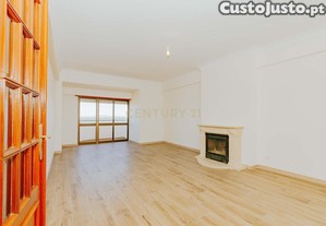 Apartamento T3 Renovado com Vista Rio em Santa Apolónia   Viva no Coração de Lisboa