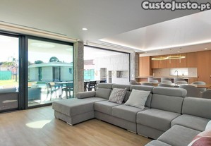 Moradia T4 Térrea Com Piscina - Projeto Chave Na Mão - Gondomar