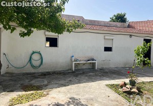 Moradia térrea T2 em Lamas e Cercal de 64 m²