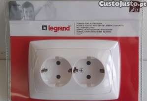 Tomada Dupla c/ Terra Nova Legrand Suno Interior Parede