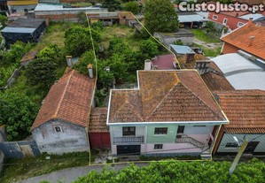 Casa T3 com Jardim e Garagem em Caniceira, Tocha.