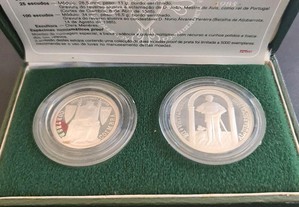 Duas moedas em prata