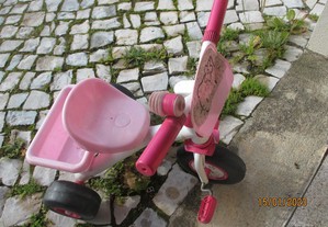 Triciclo para menina