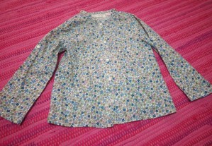 Camisa de flores menina