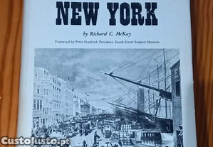 Livro Estrangeiro - South Street: A Maritime History of New York