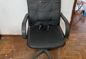 cadeira preta de gaming