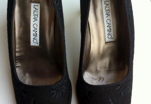 Sapatos Senhora Novos, preto bordados, nº 36