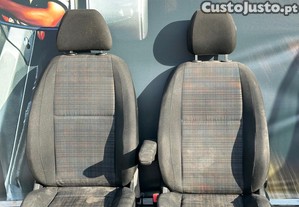 Bancos frente Mercedes Vito 2016