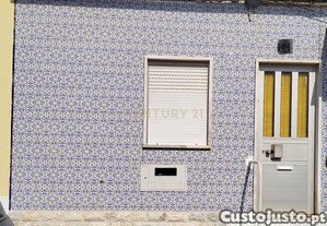 Moradia Térrea com quintal