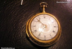 Relógio em ouro para coleção