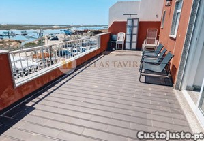 Prdio Com 2 Andares - Restaurante E 2...