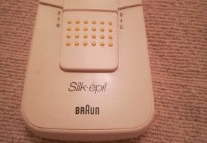 Depiladora da marca Braun