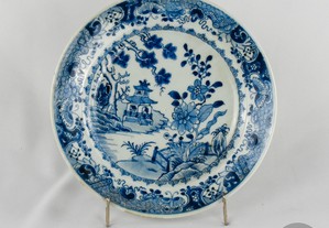 Prato porcelana da China, Pagodes e paisagem, Dinastia Qing, Qianlong, séc. XVIII